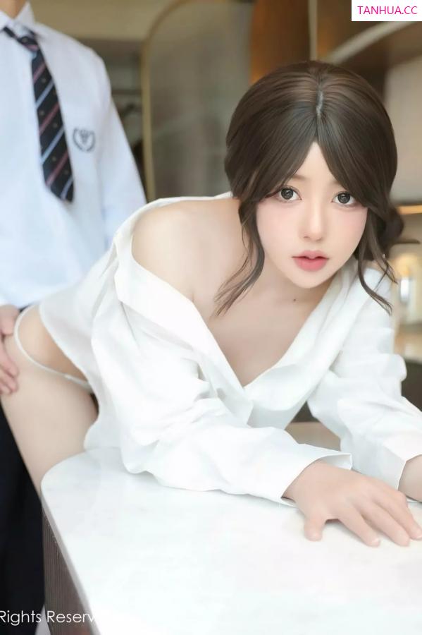   [XiuRen]高清写真图 2025.03.18 No.10036 桃妖夭 丝袜美腿第28张图片